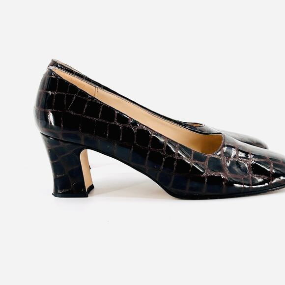 Vintage 90s Etienne Aigner Dark Brown Croc Embossed Leather Block Heel Pumps - Picture 4 of 9